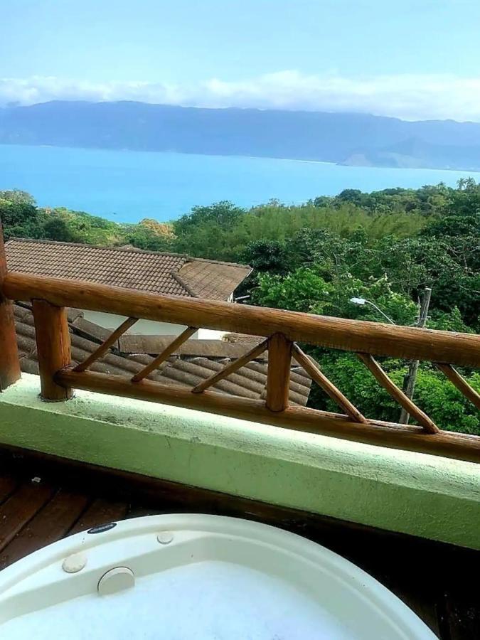 Bangalô duplex, vista para o mar, Yacamim, Praia do Curral, Ilhabela Exterior foto