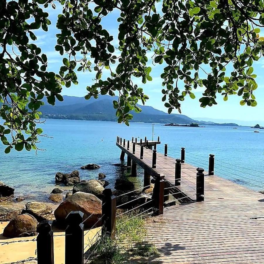 Bangalô duplex, vista para o mar, Yacamim, Praia do Curral, Ilhabela Exterior foto