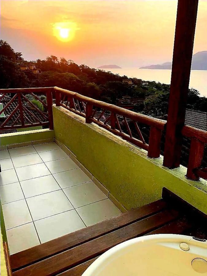 Bangalô duplex, vista para o mar, Yacamim, Praia do Curral, Ilhabela Exterior foto