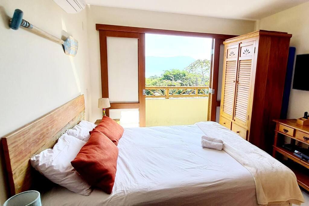 Bangalô duplex, vista para o mar, Yacamim, Praia do Curral, Ilhabela Exterior foto