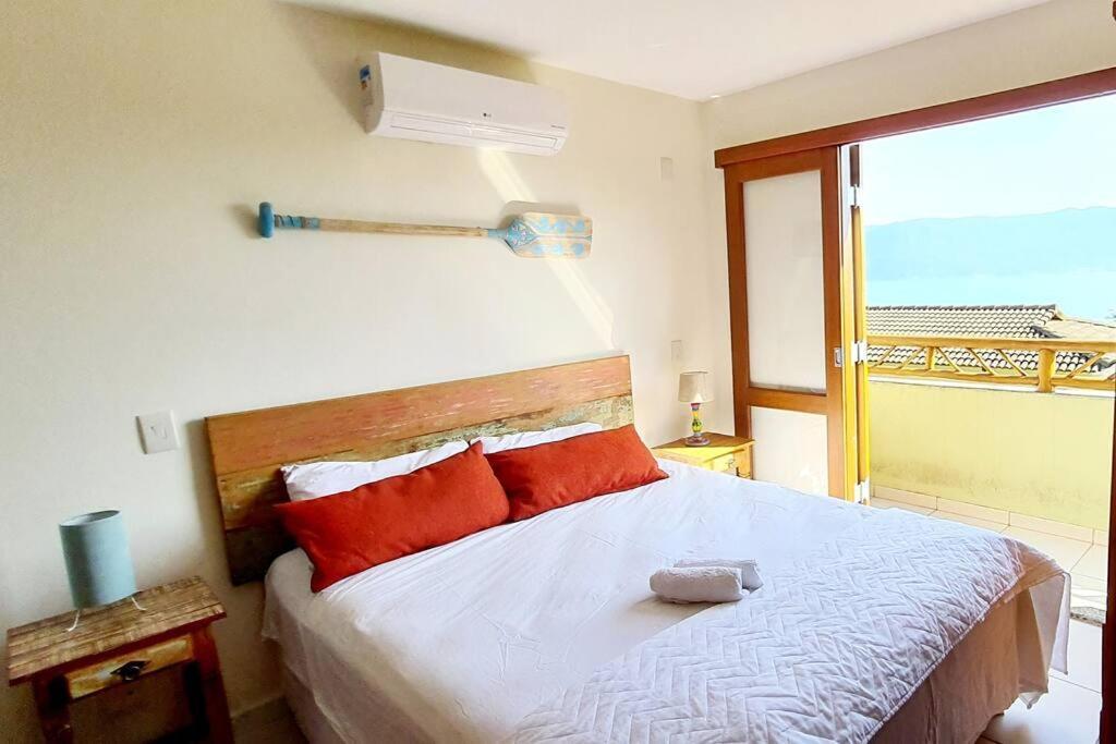 Bangalô duplex, vista para o mar, Yacamim, Praia do Curral, Ilhabela Exterior foto