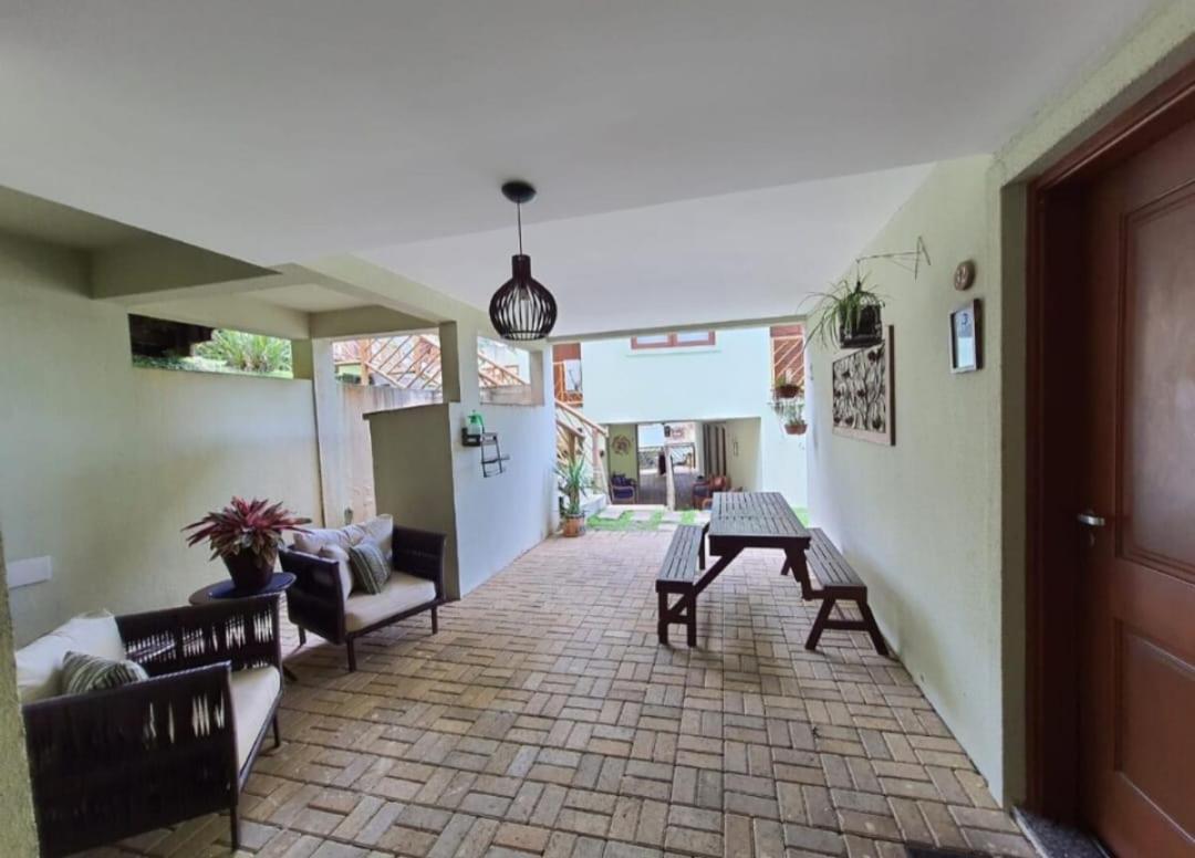 Bangalô duplex, vista para o mar, Yacamim, Praia do Curral, Ilhabela Exterior foto