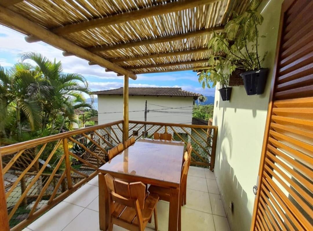 Bangalô duplex, vista para o mar, Yacamim, Praia do Curral, Ilhabela Exterior foto